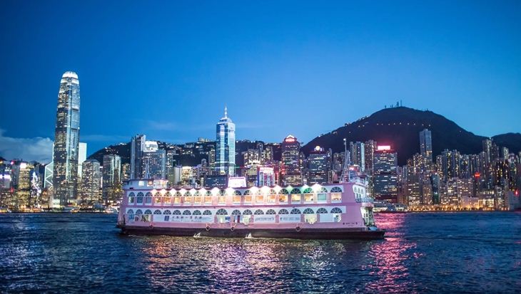 Bình yên bên vịnh Victoria Harbour tại thành phố Hồng Kông